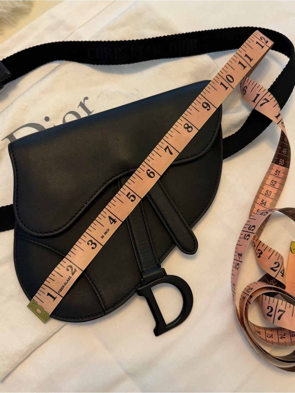 Dior Ultra matte Black clad skin Saddle Belt Bag with 'D' Charm - Picture 6 of 8